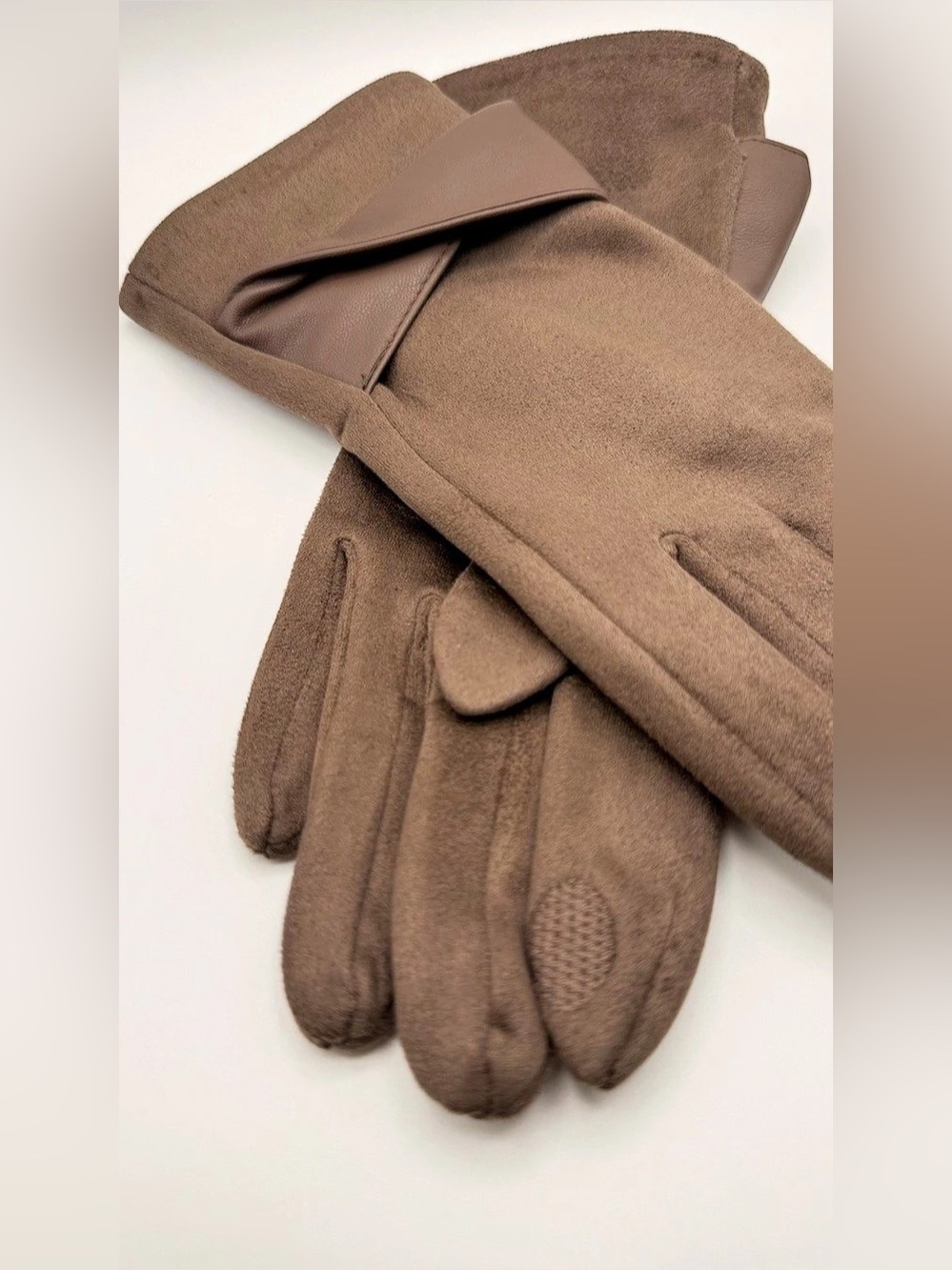 Brown Suede Look Touchscreen Gloves Faux Leather Bow Women’s Winter Gloves - Picture 5 of 8
